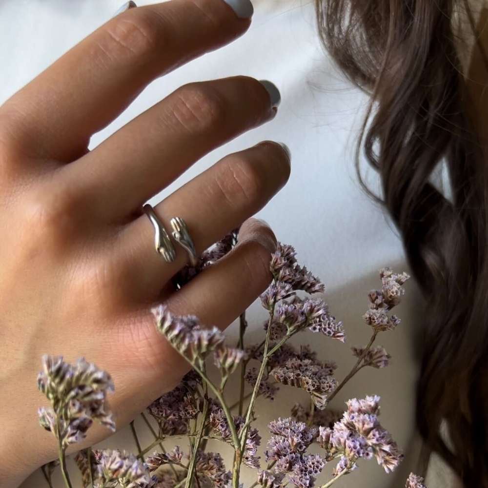 MONORA – PRSTAN VEČNEGA OBJEMA