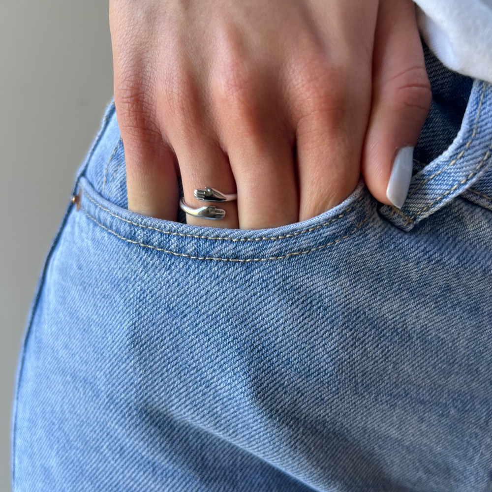 MONORA – PRSTAN VEČNEGA OBJEMA